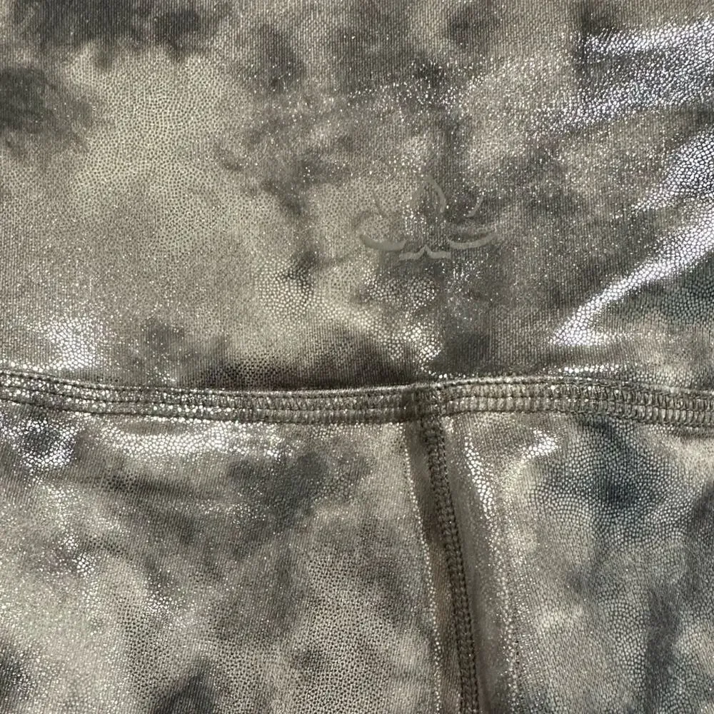 Beyond Yoga Metallic Leggings Size Medium